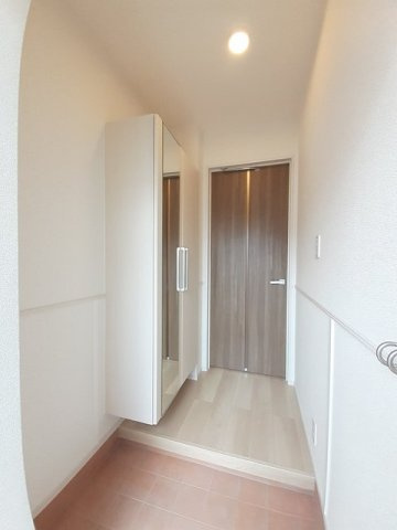 グレイス　ショコラの玄関|収納もある玄関です