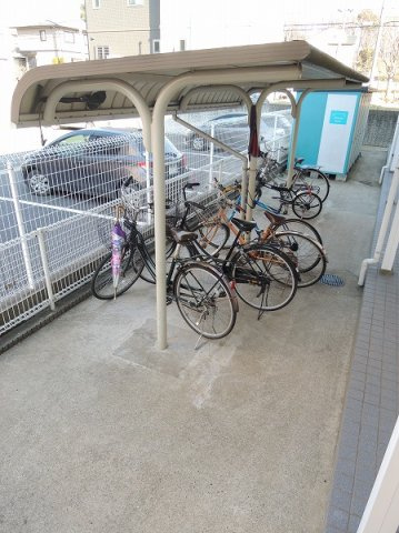 レオパレスクレベール　Ｍのその他|屋根付き駐輪場