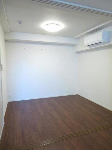 フォレストガーデン小門町の内装|明るい室内です