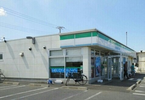 シェスタの周辺|ファミリーマートまで350m