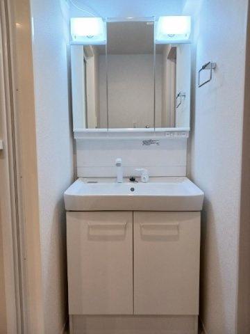 ヘキサパレスの洗面所|忙しい朝には欠かせない洗面所です