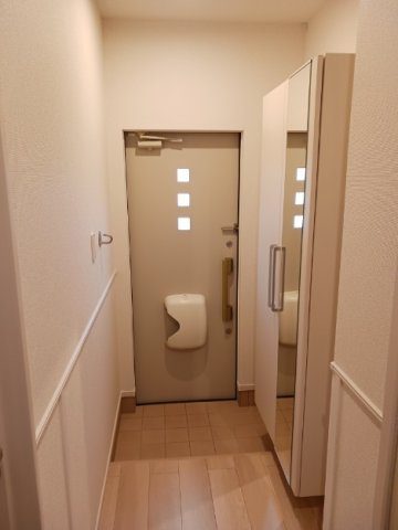 ヘキサパレスの玄関|落ち着いた玄関です