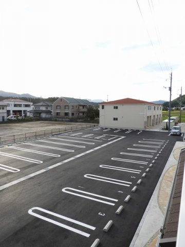 クロガネＣの駐車場|駐車スペースもあります