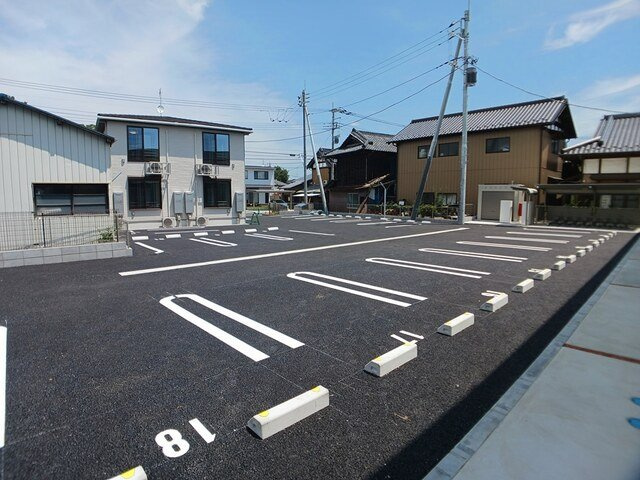 グリーンヒルズＡの駐車場|駐車場があるので、車を買う予定の方も安心です