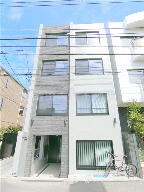 CASA PIAZZAカーサピアッツァ西蒲田の外観|2021年1月築　RC鉄筋コンクリート造地上4階建て　ペット可Wi-Fiインターネット無料オートロック宅配BOX付築浅賃貸マンション　東京都大田区西蒲田3丁目