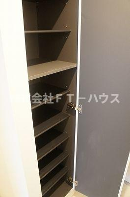 リブリ・ルノンの設備