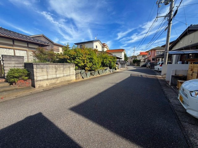 ■□米子市尾高中古戸建□■の前面道路含む現地写真|前面道路になります。