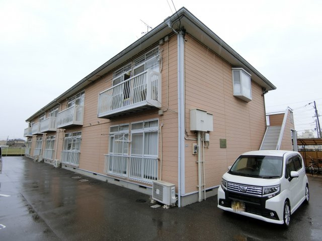 エステートピア鮎川の外観