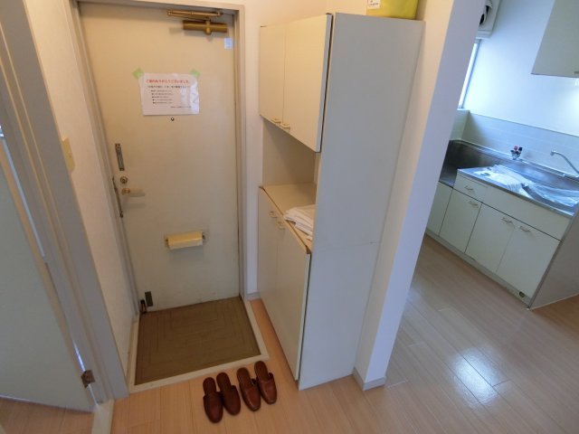 エステートピア鮎川の玄関