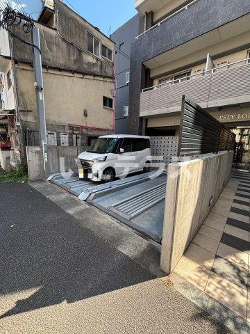エスティ・ロアール神戸西の駐車場