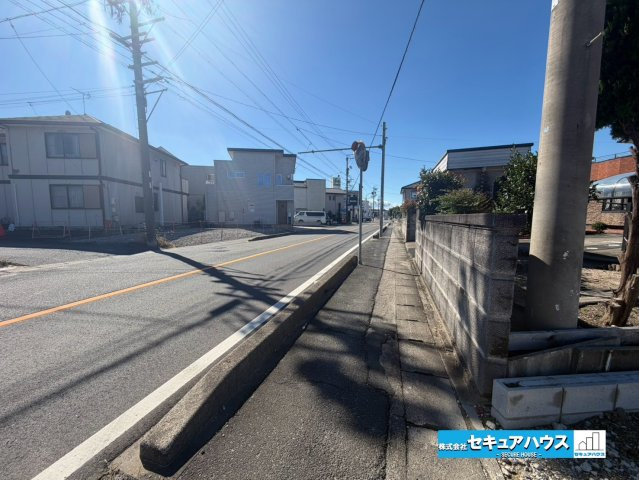【同施工物件ご案内可能】東海市富木島町向イ　全3棟の前面道路含む現地写真|事前予約にて現地ご見学いただけます！お気軽にお問い合わせください♪
■株式会社　セキュアハウス■
住宅ローンに強く、知識、経験豊富なスタッフ在籍
お客様に寄り添い、ご成約後もサポート致します