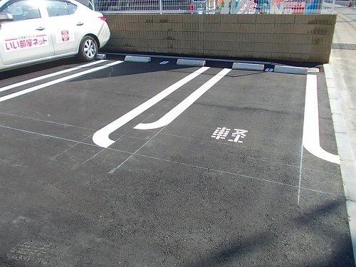 コオリナの駐車場