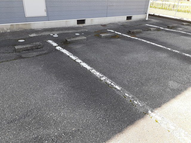 ハイム天神の駐車場