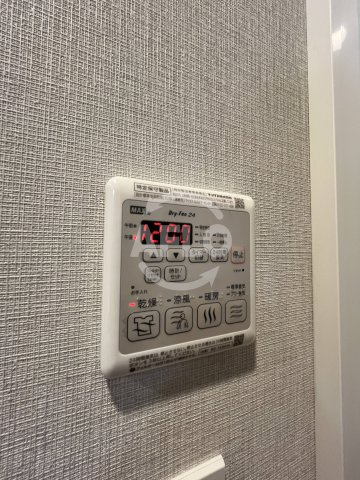 コンフォリアリヴ新大阪キューの洗面所|コンフォリア・リヴ新大阪Q　浴室乾燥機