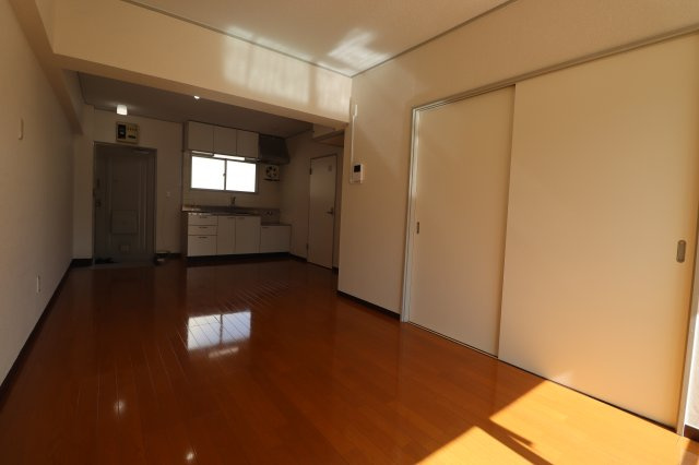 土屋マンションの居間・リビング