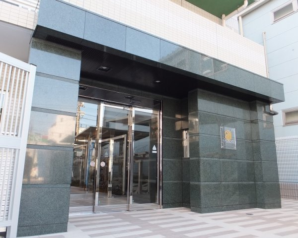 AZEST千鳥町のエントランス
