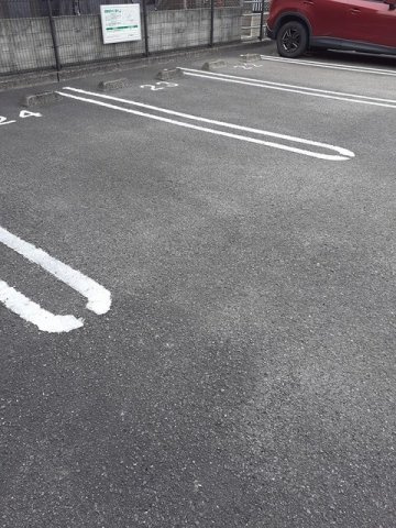 メイプレーヌ　Ａの駐車場|カースペースがあります