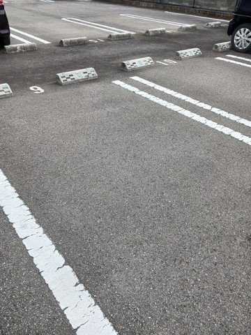 ブリエⅡの駐車場|車をお持ちの方に嬉しい駐車場付きの物件です