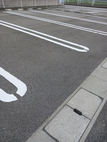 ルミエール松茂西　Ⅲの駐車場|駐車場完備です