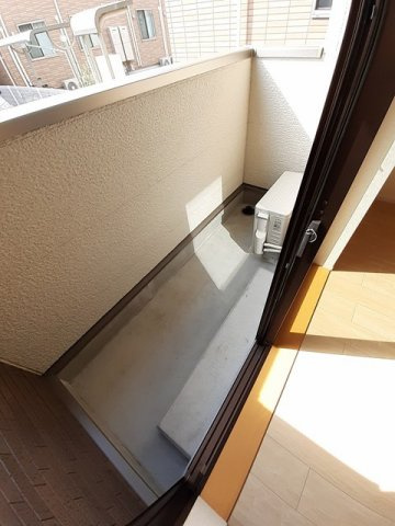 シエロアズール　Ａのバルコニー|外からの目が気にならないバルコニーで洗濯物が干せます