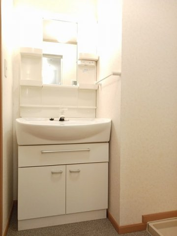アルカディアＣの洗面所|明るい洗面所です