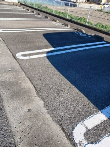 アルカディアＣの駐車場|駐車スペースもあります