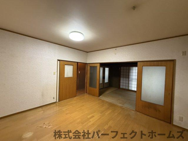 宇山町戸建のキッチン|ダイニングキッチンです