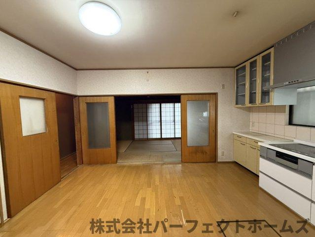 宇山町戸建のキッチン|ダイニングキッチンです