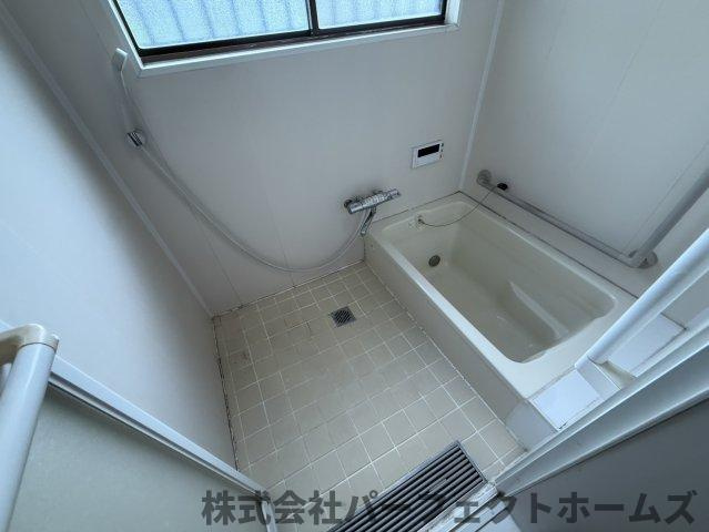 宇山町戸建の浴室|コンパクトで使いやすいお風呂です