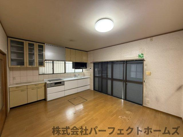 宇山町戸建のキッチン|ダイニングキッチンです
