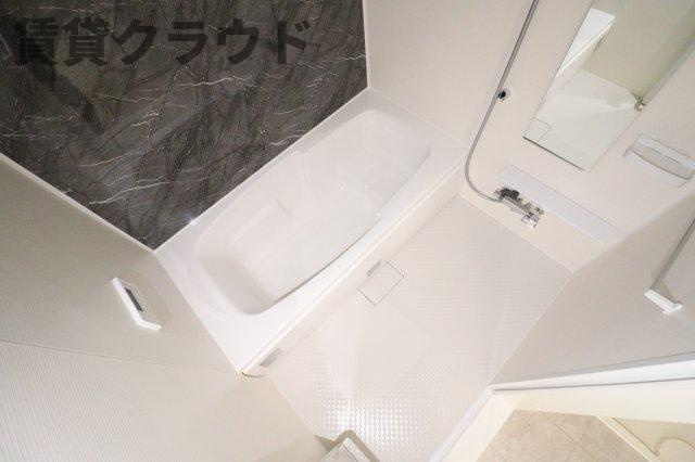 Ｖｉｌｌａクレストの浴室|アクセントパネルがおしゃれなバスルーム♪