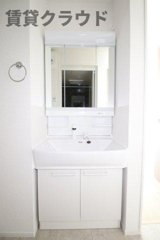 Ｖｉｌｌａクレストの洗面所|朝の準備に活躍する、洗髪洗面化粧台！