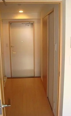 エルグランド鶴見の玄関