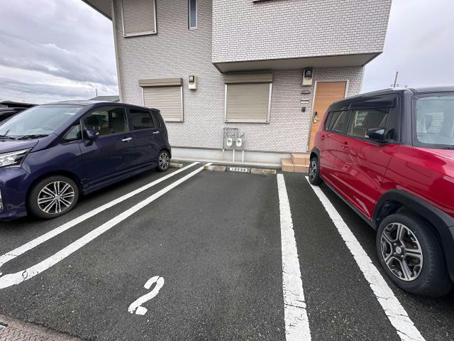 メゾンメルベーユ英賀保の駐車場