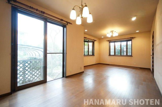 四街道市つくし座1丁目　戸建ての居間・リビング|＊当日ご案内可＊ご希望の物件まとめてご案内！弊社が掲載していない物件でもOK♪お気軽にご相談ください ♪お電話でのお問合わせがスムーズ♪