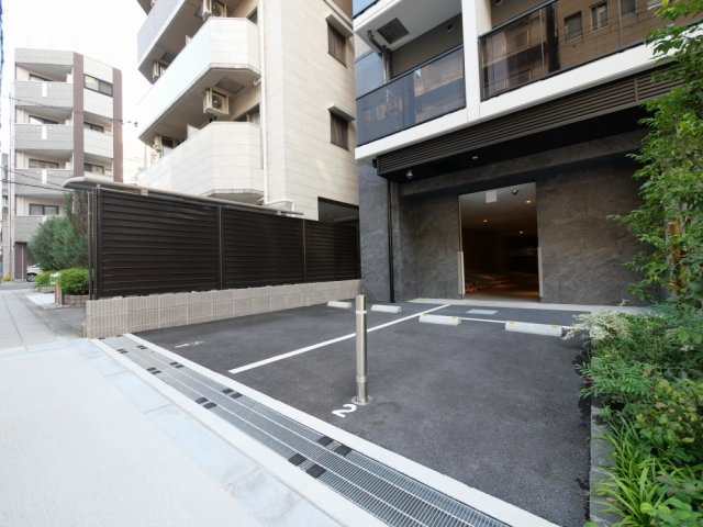 ルフォンプログレ天満橋マークスの駐車場