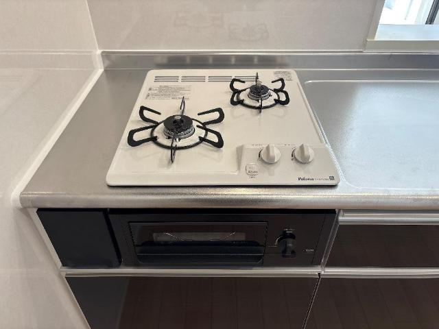 ビータス益城のキッチン|建具等の色・仕様は相違がございます（イメージ）