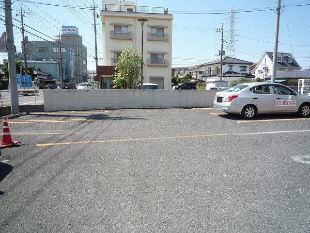 プロムナードの駐車場