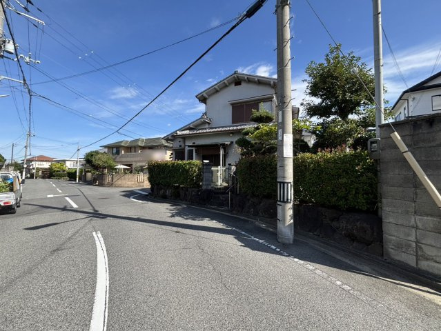 岸和田市上松町　古家付き土地の前面道路含む現地写真