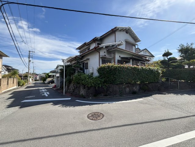 岸和田市上松町　古家付き土地の前面道路含む現地写真