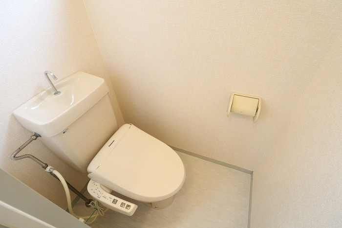 ファミールみつほ Ｂのトイレ|温水洗浄暖房便座