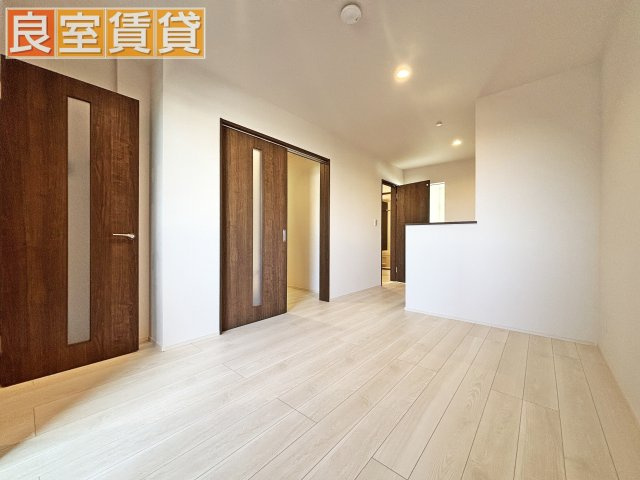 【居間・リビング】 | REGALESTセレニティ堀田 | 同仕様画像