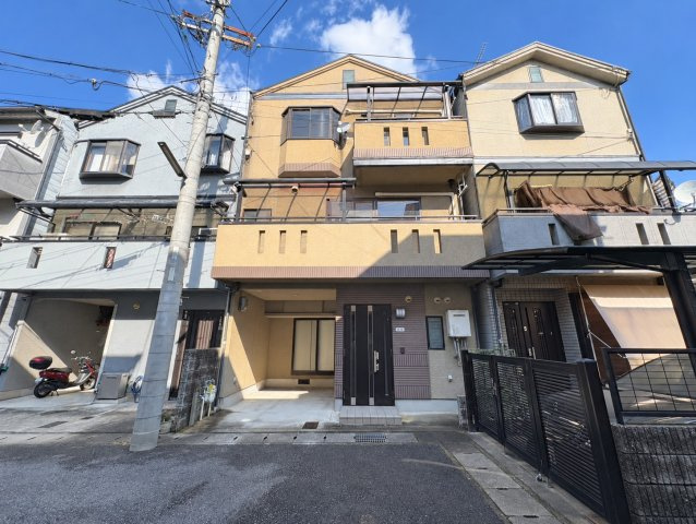 太秦野元町の外観