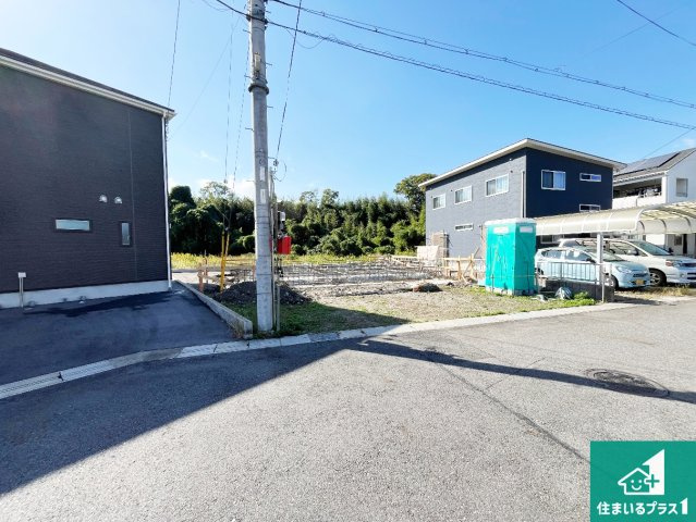 愛知郡愛荘町長野　第9期　新築一戸建ての外観|周辺は落ち着いた街並みの住宅地！子育てがしやすい住環境です！まだ未完成ですが、現地でしかわからない事もございます。是非一度ご覧ください。