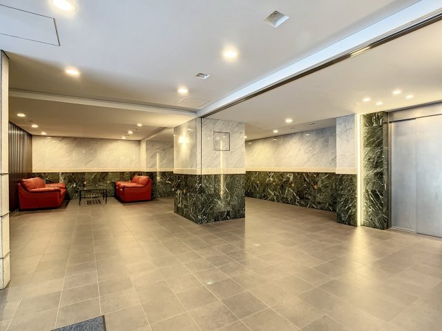 ＹＯＴＳＵＹＡ　ＤＵＰＬＥＸ　Ｄ－Ｒのロビー|ゆとりのあるロビーです