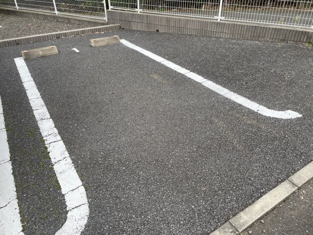 ヴィラ　カメリアーテの駐車場