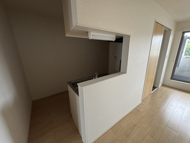 グランパール富里七栄　Ⅴの内装|カウンターキッチン