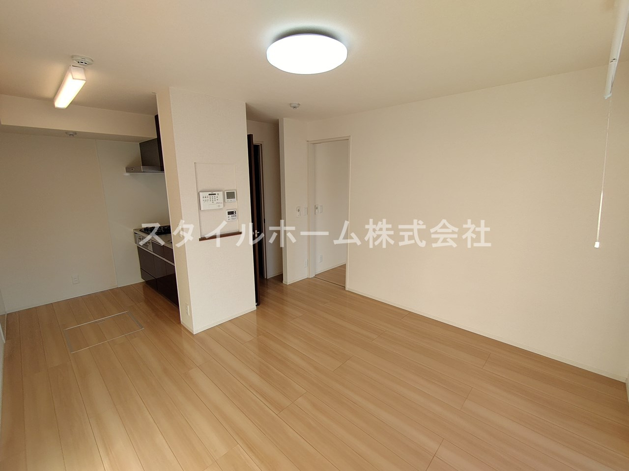 ソレーユ野路の居間・リビング|別部屋写真です。