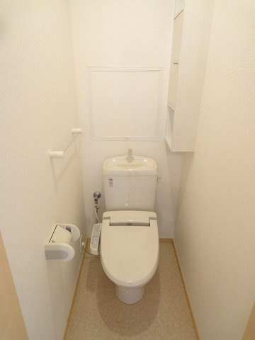 メゾン　ヌフ　ファミーエのトイレ|シンプルで使いやすいトイレです
