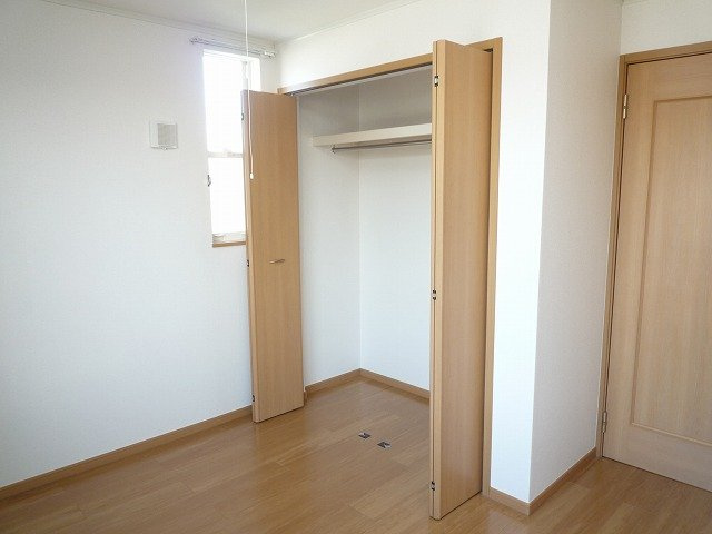 ロ－ズ　ヴィラの収納|こまごまとしたものを収納できそうですね